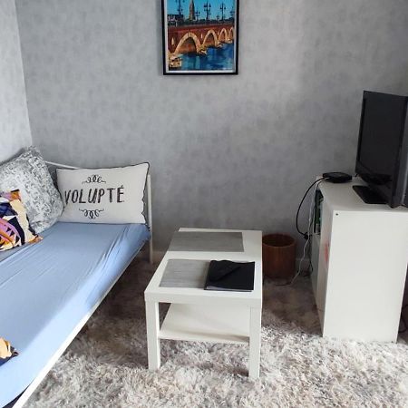 Apartamento Celine Et Jose Cubzac-les-Ponts Exterior foto